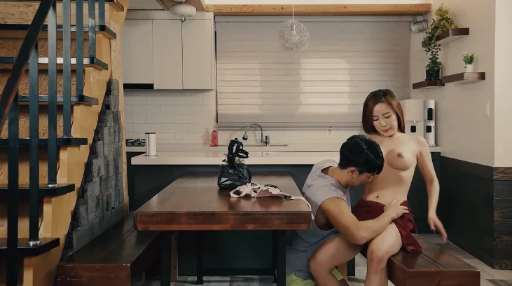 Em gái làm thức ăn cho chim – Hàn Quốc