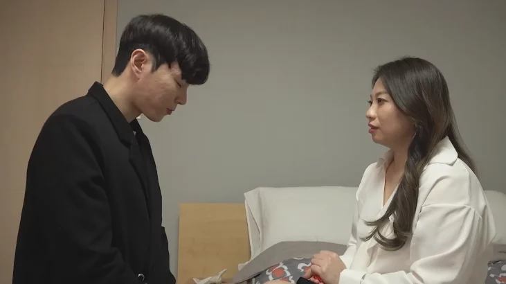 Người mẹ tội lỗi ngoại tình cùng bạn con trai – Hàn Quốc