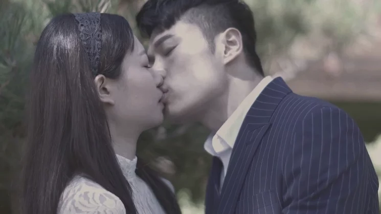 Phang em gái gián điệp sưng bím – Hàn Quốc